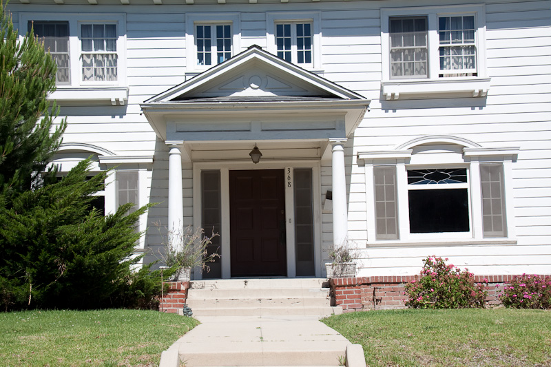 Never-Been-Kissed-House-5