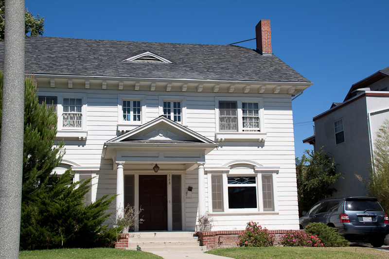 Never-Been-Kissed-House-3