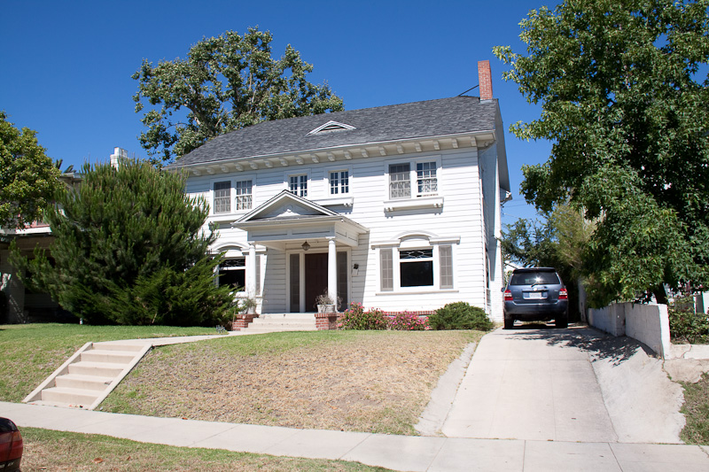 Never-Been-Kissed-House-9