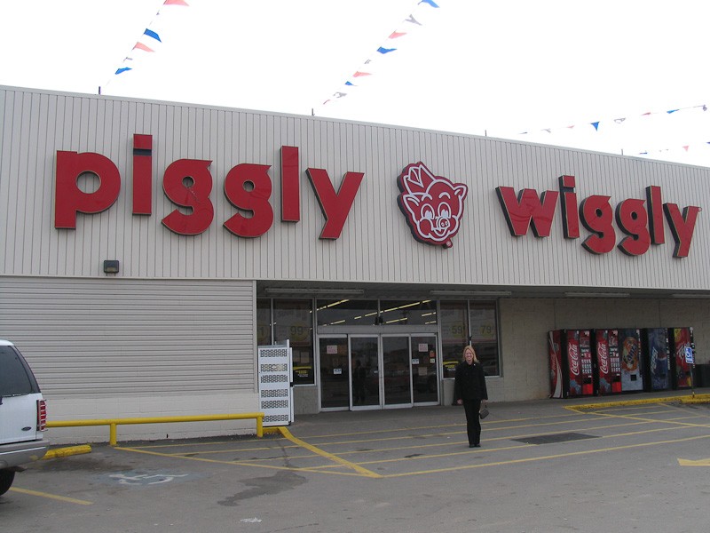 The Win A Date With Tad Hamilton Grocery Store