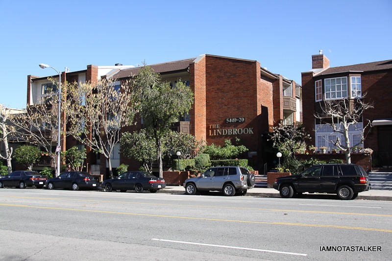 Michael-Jacksons-Encino-Condo-1
