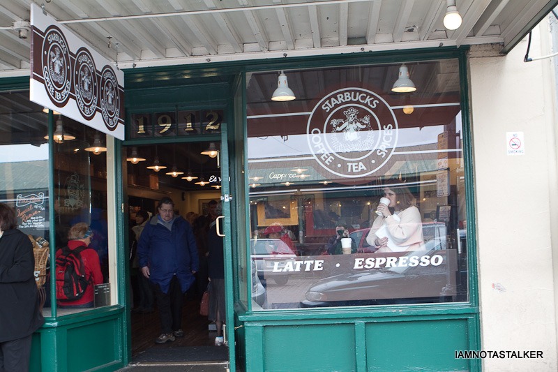 Pike-Place-First-Starbucks-36