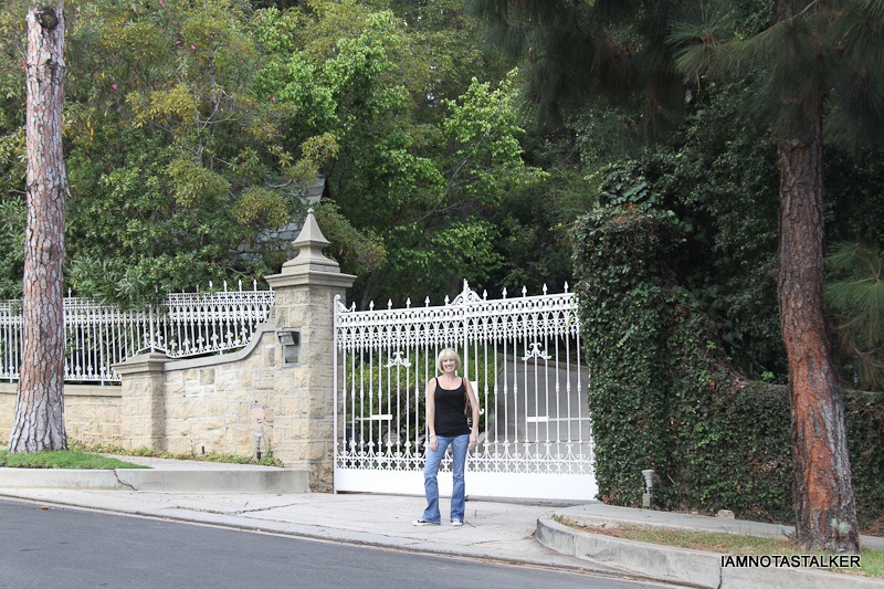 Tom Cruise and Katie Holmes’ Former Mansion