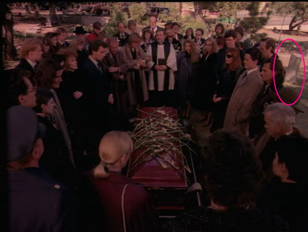 Twin Peaks - crooked tombstone