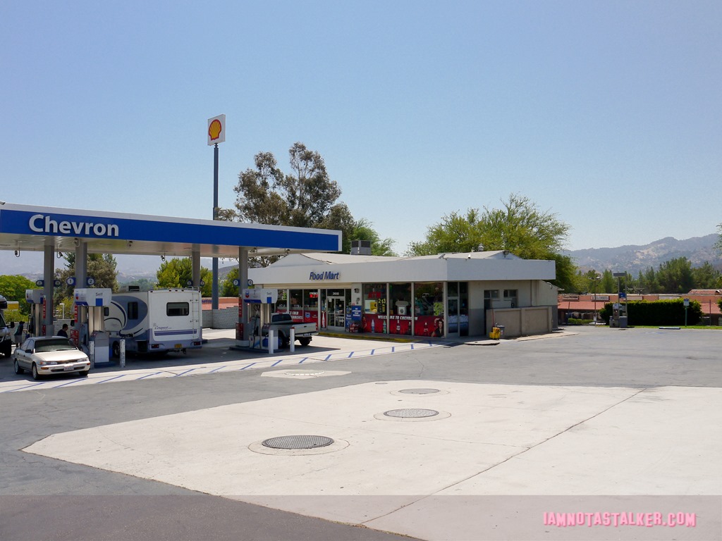 Little Miss Sunshine Gas Station (6 of 15)