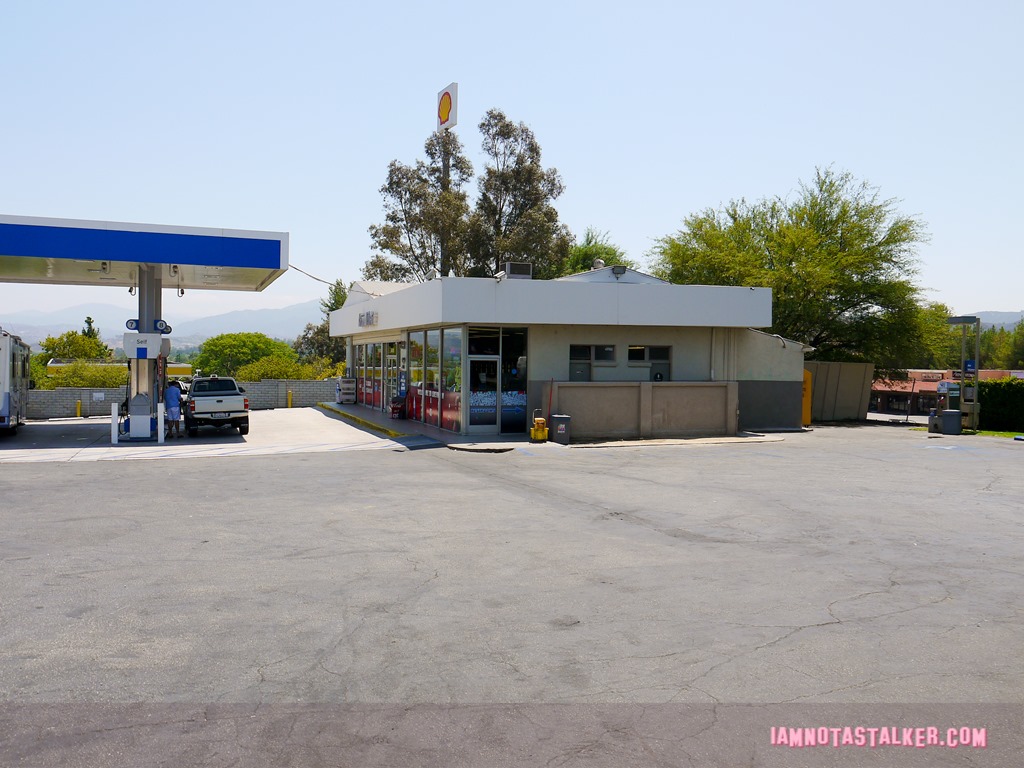 Little Miss Sunshine Gas Station (5 of 15)