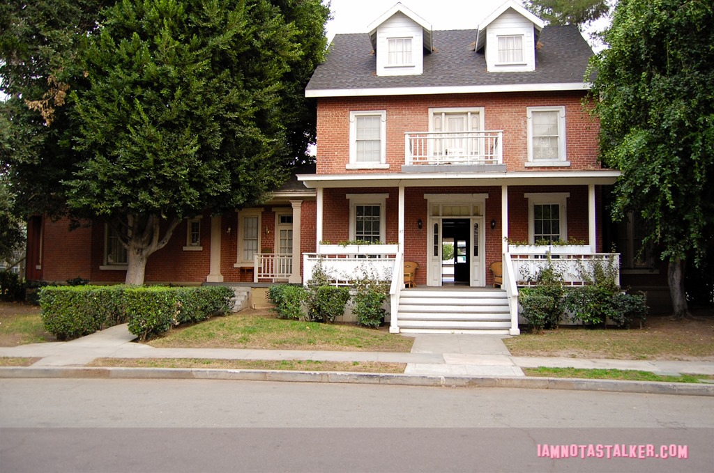 Pretty Little Liars Warner Bros Sets (16 of 25)